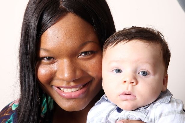 
	
	Tỉ lệ để bà mẹ da đen sinh con da trắng là khoảng 1/1 triệu